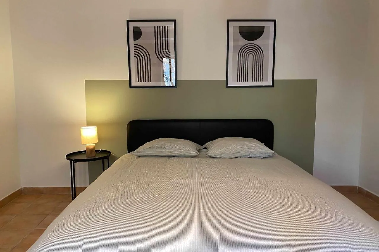 Love Nest With Sea View In The Heart Of The Panier Marselha França