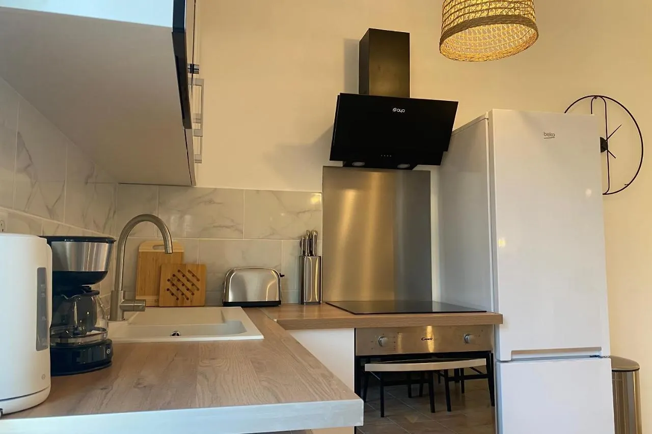 Love Nest With Sea View In The Heart Of The Panier Marsiglia 0*,  Francia
